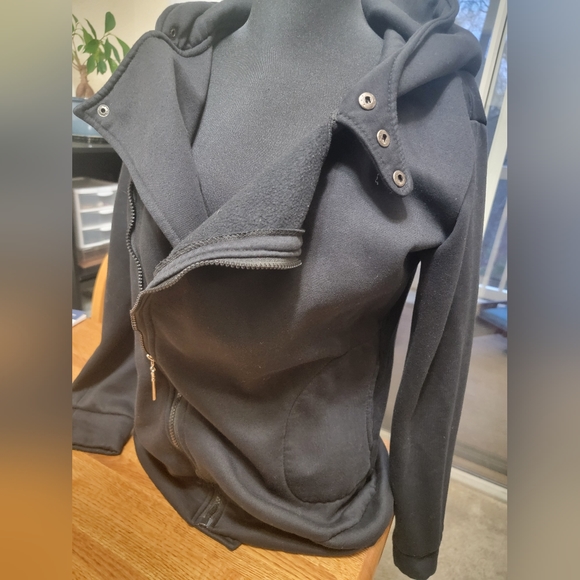 Acevog Slant Zip Hoodie - Picture 3 of 5